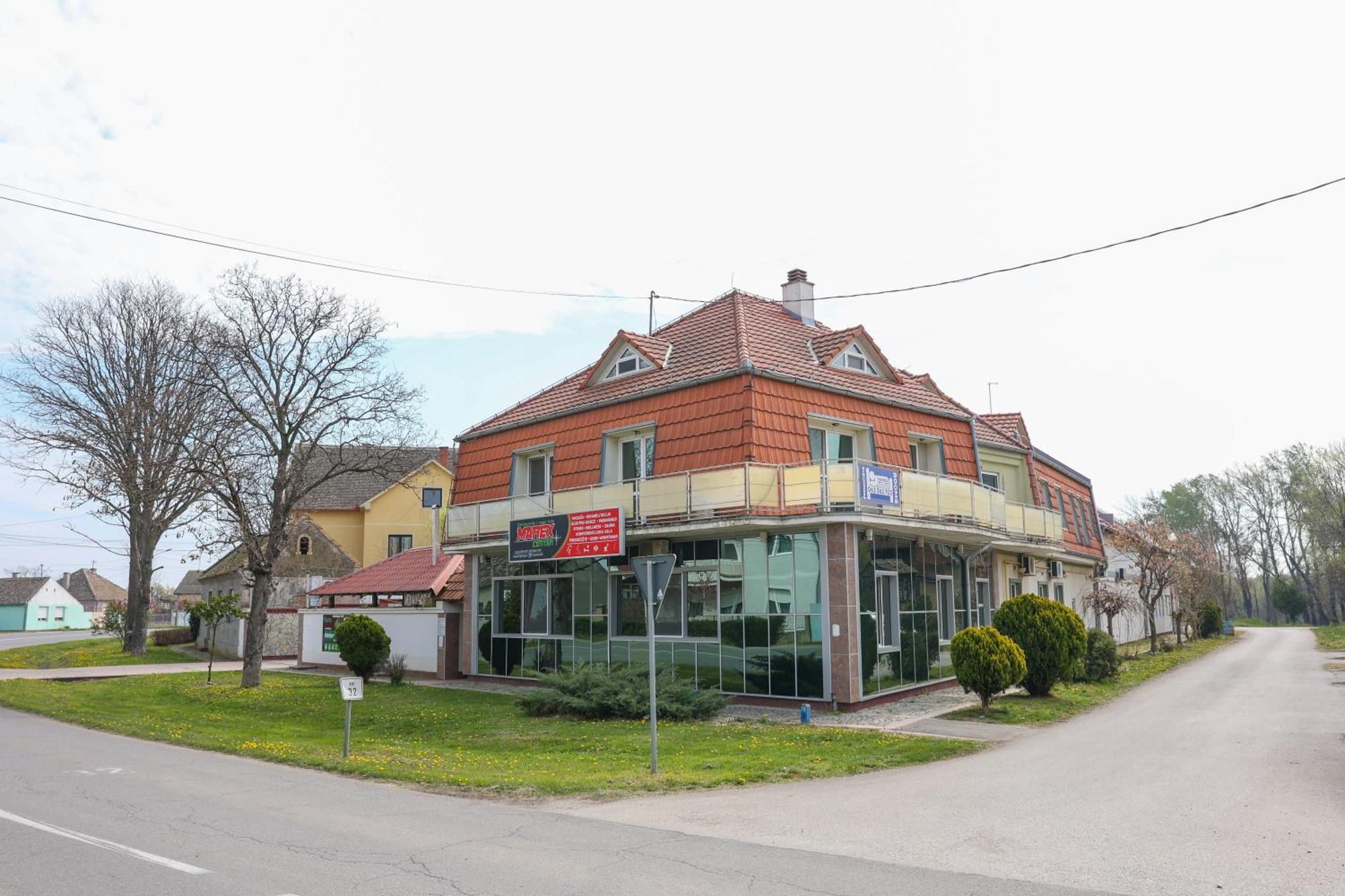 Готель Marex Centar Jabuka Екстер'єр фото